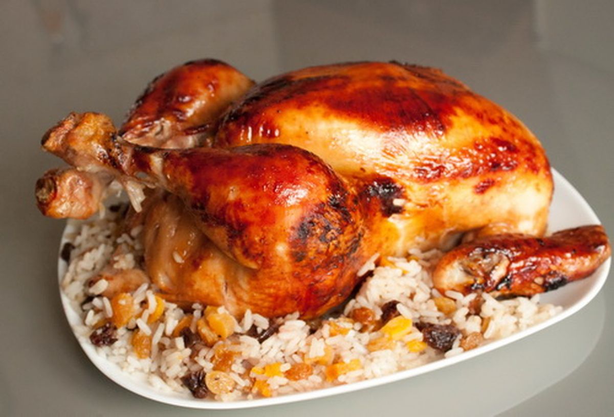 Рецепт курицы, фаршированной рисом и сухофруктами