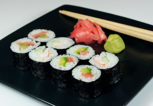 Рецепт Кулинарный практикум. Как свернуть суши (ВИДЕО)