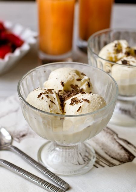 Рецепт классического ванильного мороженого