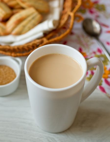 Индийский имбирный чай с молоком