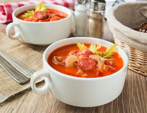 Рецепт томатного супа с чечевицей и колбасками
