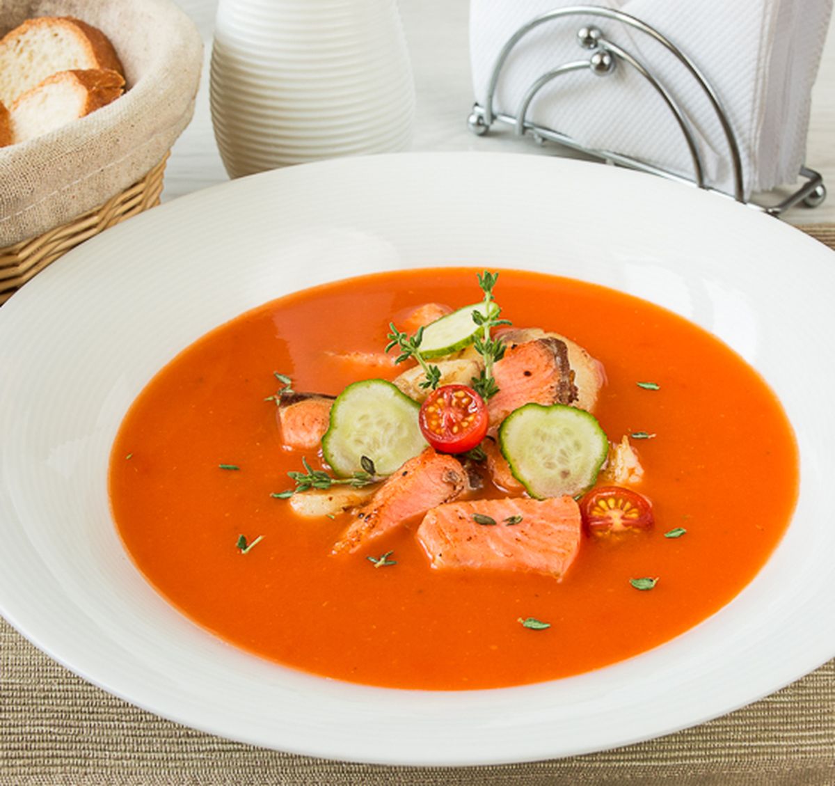 Рецепт томатного супа-пюре с лососем и треской