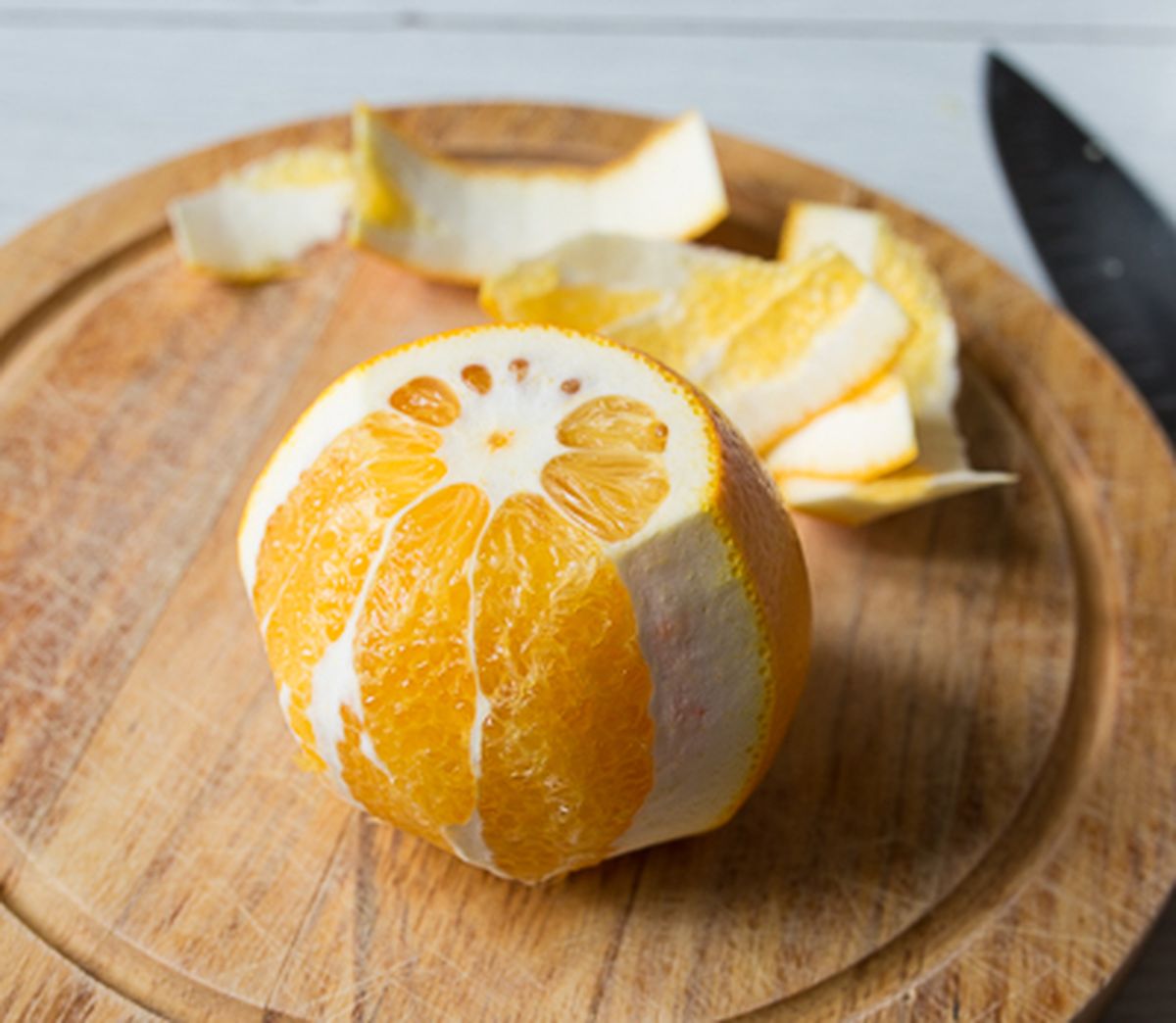 Чистим апельсин