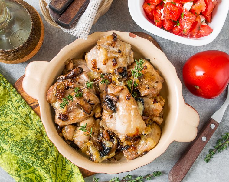Рецепт курицы, запеченной с грибами и сыром