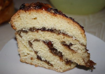 Рецепт витого пирога с финиками и орехами