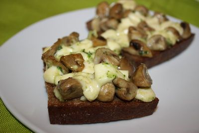 Рецепт грибной закуски на хлебе