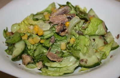 Рецепт салата с тунцом и кукурузой