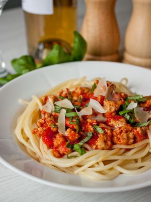 Спагетти с перечно-мясным соусом