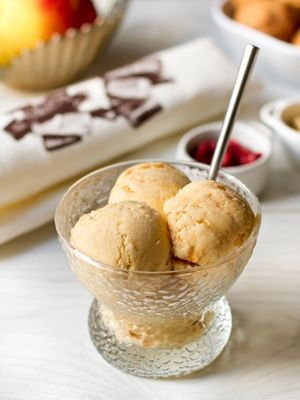 Мороженое из хурмы с кардамоном и медом